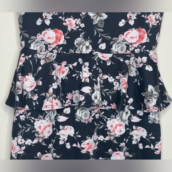 SPEECHLESS black floral peplum dress with cap sleeves - Picture 4 of 7